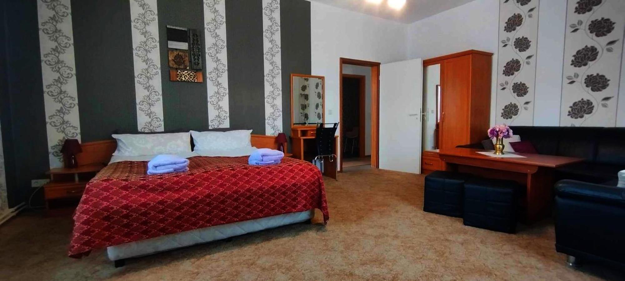 Grosse Wohnung Mit Terrasse Im Altstadtzentrum - Ferienwohnung Chiplakoff 布兰肯堡 外观 照片