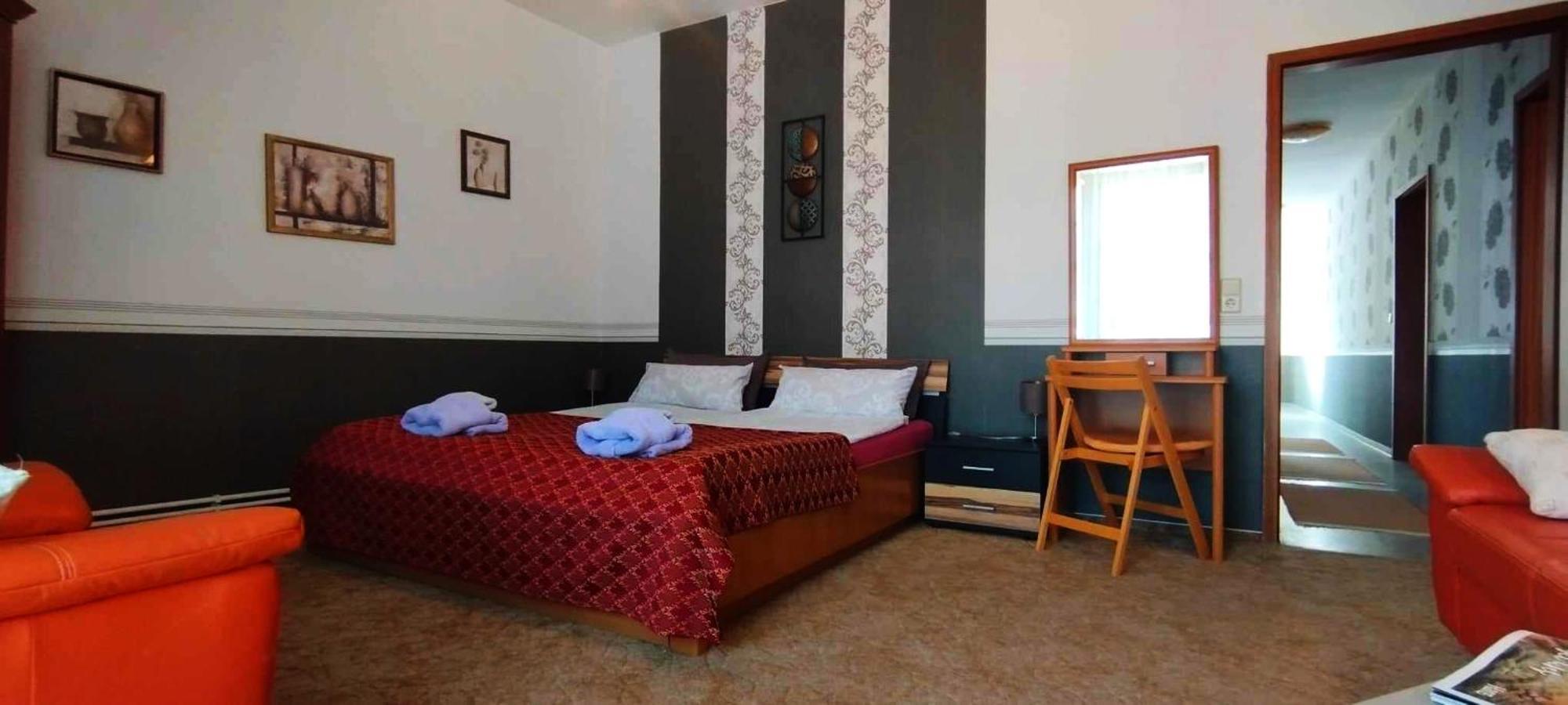 Grosse Wohnung Mit Terrasse Im Altstadtzentrum - Ferienwohnung Chiplakoff 布兰肯堡 外观 照片