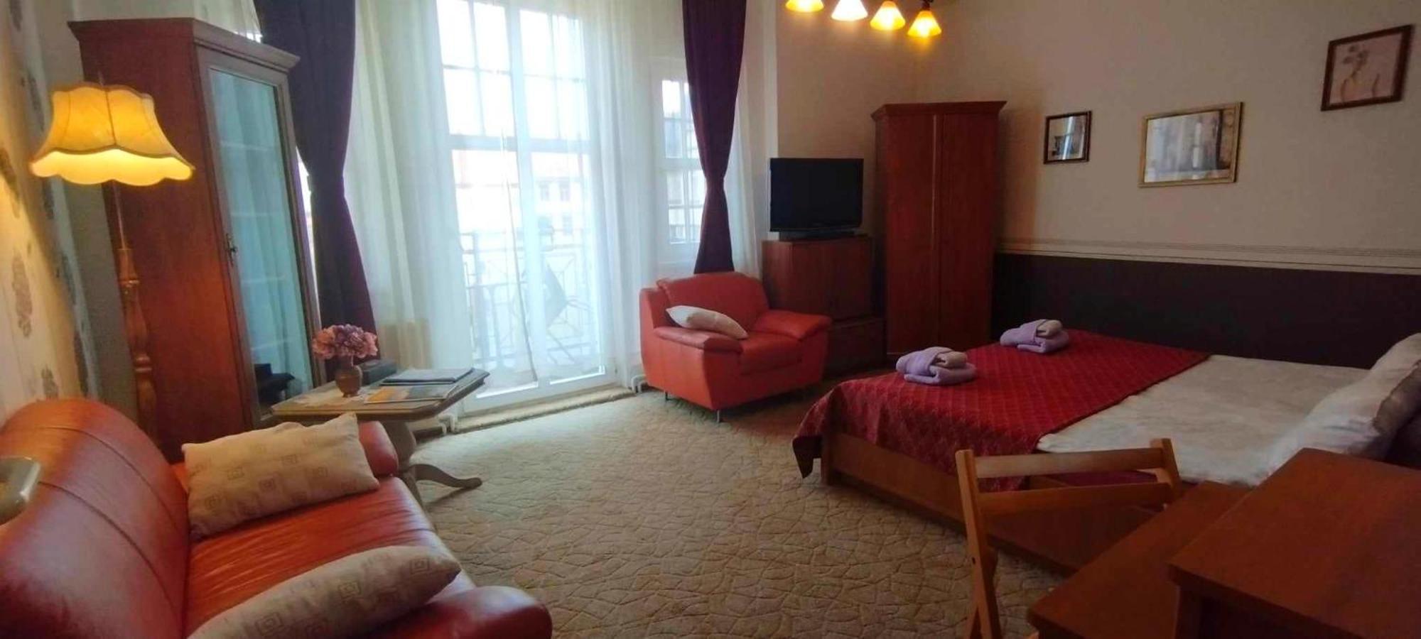 Grosse Wohnung Mit Terrasse Im Altstadtzentrum - Ferienwohnung Chiplakoff 布兰肯堡 外观 照片