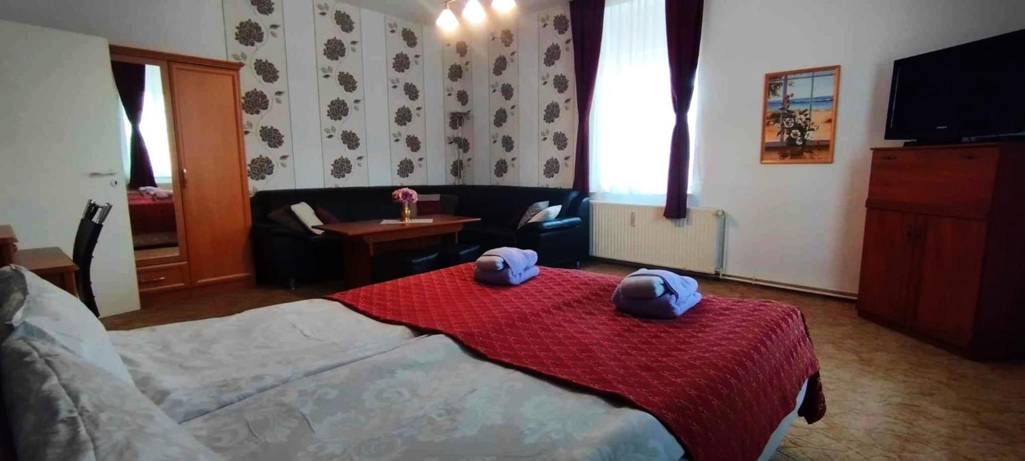 Grosse Wohnung Mit Terrasse Im Altstadtzentrum - Ferienwohnung Chiplakoff 布兰肯堡 外观 照片