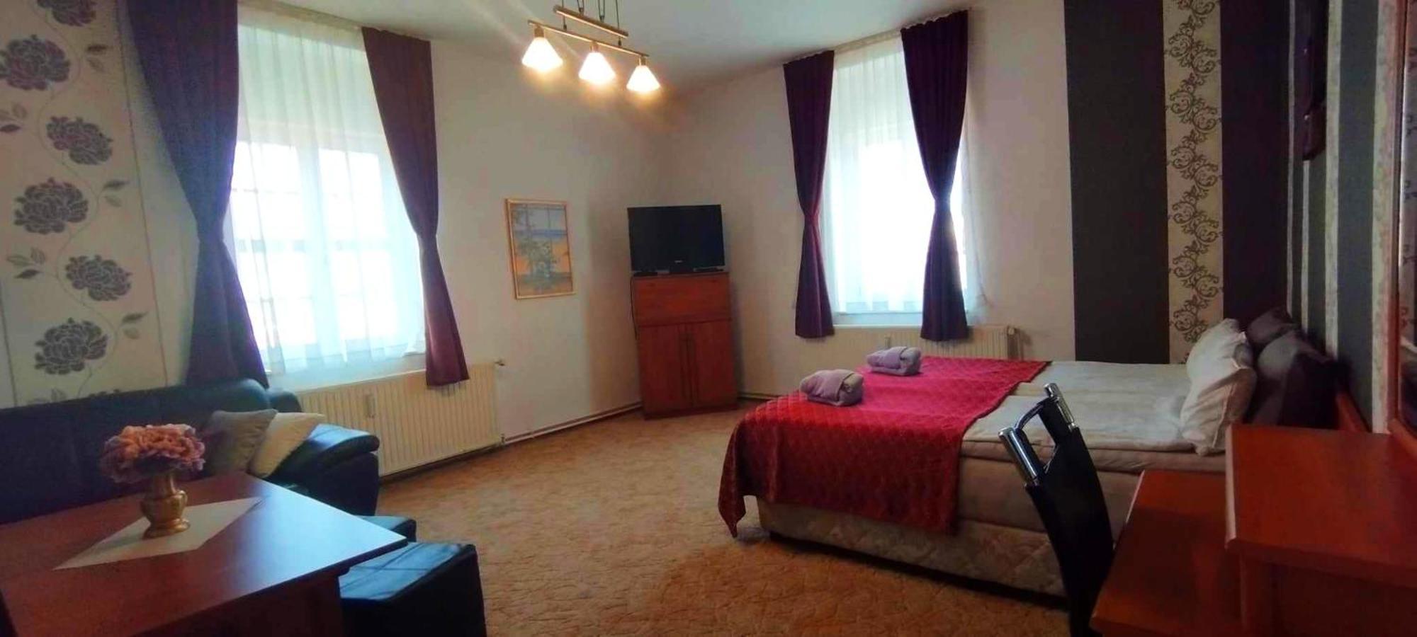 Grosse Wohnung Mit Terrasse Im Altstadtzentrum - Ferienwohnung Chiplakoff 布兰肯堡 外观 照片